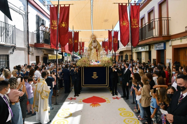 Tomares vive con ilusi&oacute;n el reencuentro en la calle con la virgen de los dolores dos a&ntilde;os despu&eacute;s
