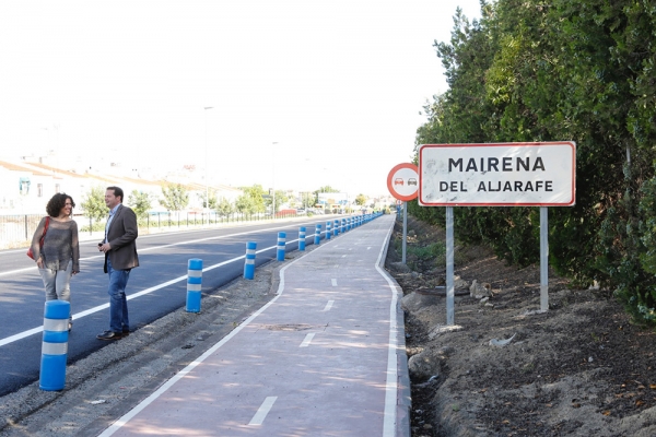 Comienza el asfaltado del primer acceso a Mairena desde Sevilla