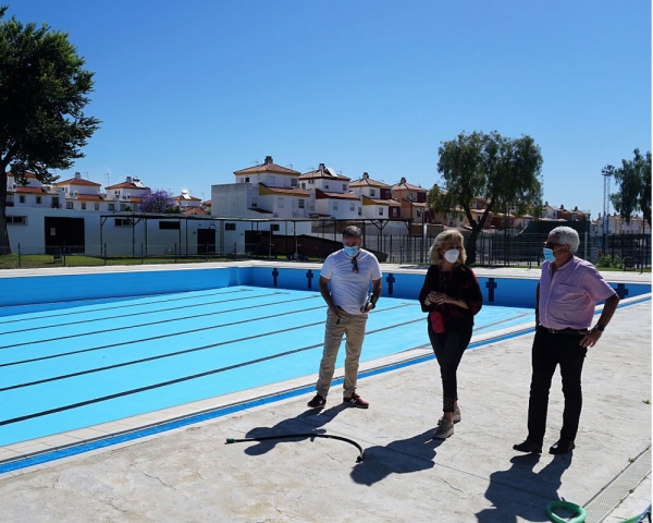 Castilleja de la Cuesta abrirá la piscina municipal, el campus de verano y los cursos de natación