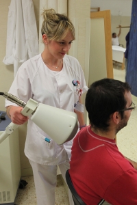 Fisioterapeutas del Hospital de San Juan de Dios del Ajarafe ofrecen recomendaciones para evitar lesiones en costaleros