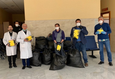El Ayuntamiento de Gines entrega  las primeras 13.000 mascarillas elaboradas por voluntarios a trav&eacute;s  del proyecto 'M&aacute;scaras de Luz'