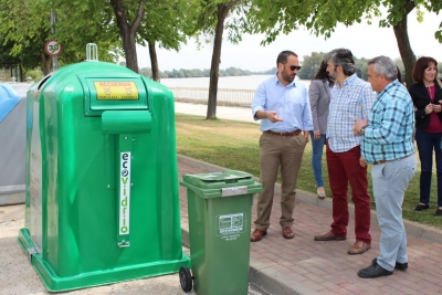 Coria del R&iacute;o apuesta por el reciclaje con nuevo sistema de recogida de vidrio y la implicaci&oacute;n del 90% de los hosteleros