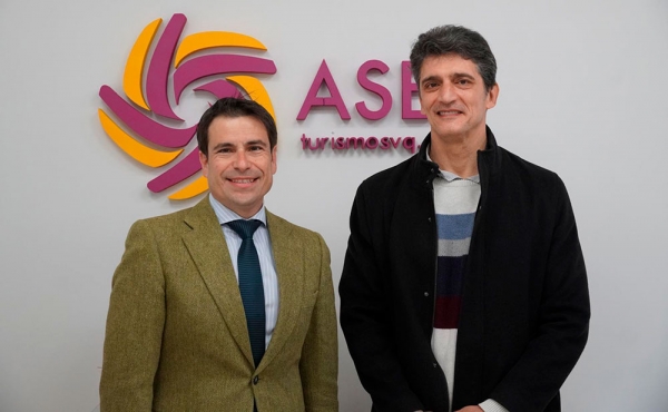 La Asociaci&oacute;n Sevillana de Empresas Tur&iacute;sticas ASET firma un acuerdo de colaboraci&oacute;n con la Mesa de Gu&iacute;as para reforzar la calidad de Sevilla como destino tur&iacute;stico