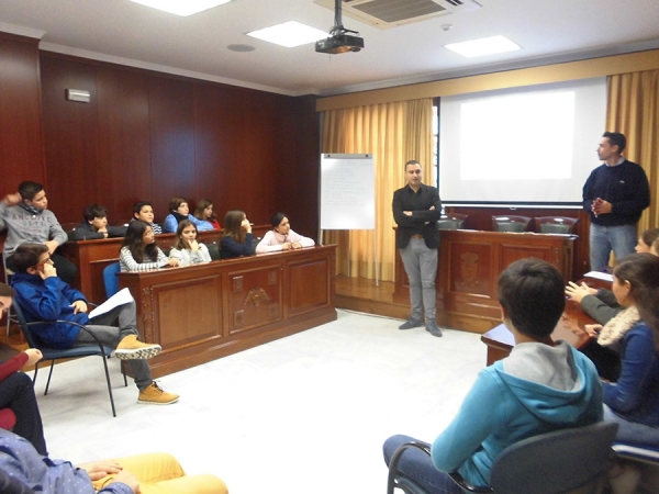 Bollullos de la Mitaci&oacute;n celebra la primera sesi&oacute;n del Parlamento Joven