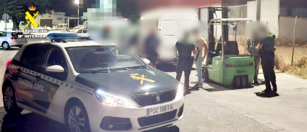 Dos detenidos por la sustracci&oacute;n continuada de productos alimenticios en Sanl&uacute;car la Mayor