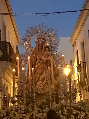 Procesi&oacute;n en Honor a la Patrona y opini&oacute;n de los vecinos de Olivares sobre su feria