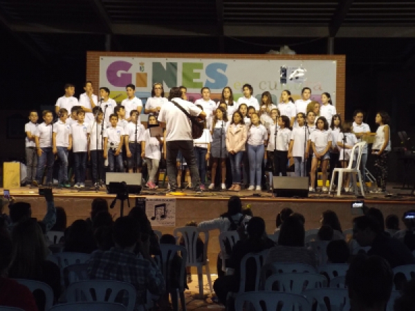 M&aacute;s de 400 ni&ntilde;os y ni&ntilde;as participaron en el Festival de Coros Escolares de Gines