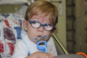 Iv&aacute;n con s&oacute;lo 12 meses padece una enfermedad rara, pero ya es un gran h&eacute;roe