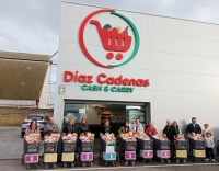 D&iacute;az Cadenas sortea 177 carros de productos andaluces y regala 17 carros solidarios para asociaciones y familias