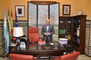 Entrevista al alcalde de Sanl&uacute;car la Mayor, Ra&uacute;l Castilla Guti&eacute;rrez (PSOE)